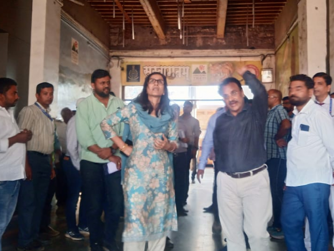 Ordered to speed up work in Amrit Yojana, railway managers inspected Kolhapur station | अमृत योजनेतील कामाला गती देण्याचे आदेश, रेल्वे व्यवस्थापकांनी केली कोल्हापूर स्थानकाची पाहणी Ordered to speed up work in Amrit Yojana, railway managers inspected Kolhapur station | अमृत योजनेतील कामाला गती देण्याचे आदेश, रेल्वे व्यवस्थापकांनी केली कोल्हापूर स्थानकाची पाहणी
