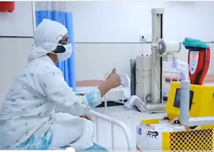 Good News; Robot performs fever, pulse and oxygen tests of patients. | Good News; रोबोट करतोय रूग्णांची ताप, नाडी अन् ऑक्सिजन तपासणी.. Good News; Robot performs fever, pulse and oxygen tests of patients. | Good News; रोबोट करतोय रूग्णांची ताप, नाडी अन् ऑक्सिजन तपासणी..