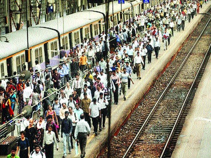 Railway is responsible for the stagnation of railways! | स्थानकांतील अस्वच्छतेला रेल्वेच जबाबदार!