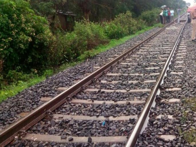st employee committed suicide by thinking his bike taken by thief | दुचाकी चोरीला गेल्यानं आत्महत्या केली अन् अवघ्या काही वेळात दुचाकी सापडली st employee committed suicide by thinking his bike taken by thief | दुचाकी चोरीला गेल्यानं आत्महत्या केली अन् अवघ्या काही वेळात दुचाकी सापडली