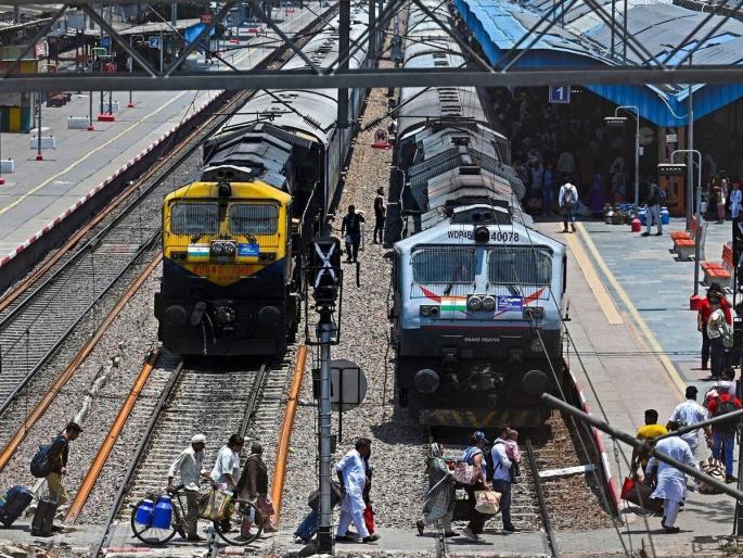 Railway stations in the state will become shopping malls; The appearance of 44 railway stations will be changed | राज्यातील रेल्वेस्थानकांचा होईल शॉपिंग मॉल; ४४ रेल्वेस्थानकांचे रूपडे पालटणार Railway stations in the state will become shopping malls; The appearance of 44 railway stations will be changed | राज्यातील रेल्वेस्थानकांचा होईल शॉपिंग मॉल; ४४ रेल्वेस्थानकांचे रूपडे पालटणार