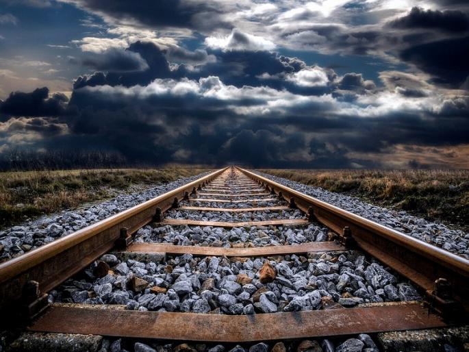 Budget 2021: Build roads, build railways, give work to hands! | Budget 2021: रस्ते बांधा, रेल्वे मार्ग बांधा, हातांना काम द्या! Budget 2021: Build roads, build railways, give work to hands! | Budget 2021: रस्ते बांधा, रेल्वे मार्ग बांधा, हातांना काम द्या!