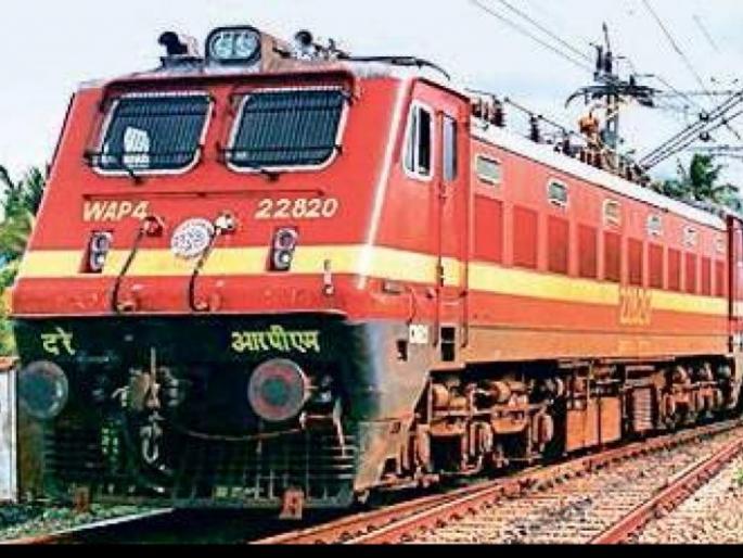 Trains arrive early as the tracks are empty | रूळ रिकामे असल्यामुळे लवकर पोहोचताहेत रेल्वेगाड्या