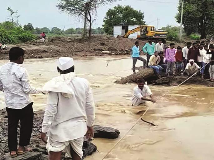 Rain continues in Jalna; Heavy rains in 17 mandals in 24 hours, floods in rivers and streams | जालन्यात पावसाचे थैमान सुरूच; २४ तासांत १७ मंडळांत अतिवृष्टी, नदी-नाले दुथडी Rain continues in Jalna; Heavy rains in 17 mandals in 24 hours, floods in rivers and streams | जालन्यात पावसाचे थैमान सुरूच; २४ तासांत १७ मंडळांत अतिवृष्टी, नदी-नाले दुथडी