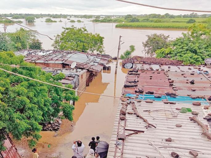 Torrential rains in Marathwada; Record-breaking rains in Nanded, Latur, 2600 villages hit by heavy rain | मराठवाड्यात मुसळधार; नांदेड, लातूरमध्ये रेकॉर्डब्रेक पाऊस, २६०० गावांना अतिवृष्टीचा तडाखा Torrential rains in Marathwada; Record-breaking rains in Nanded, Latur, 2600 villages hit by heavy rain | मराठवाड्यात मुसळधार; नांदेड, लातूरमध्ये रेकॉर्डब्रेक पाऊस, २६०० गावांना अतिवृष्टीचा तडाखा