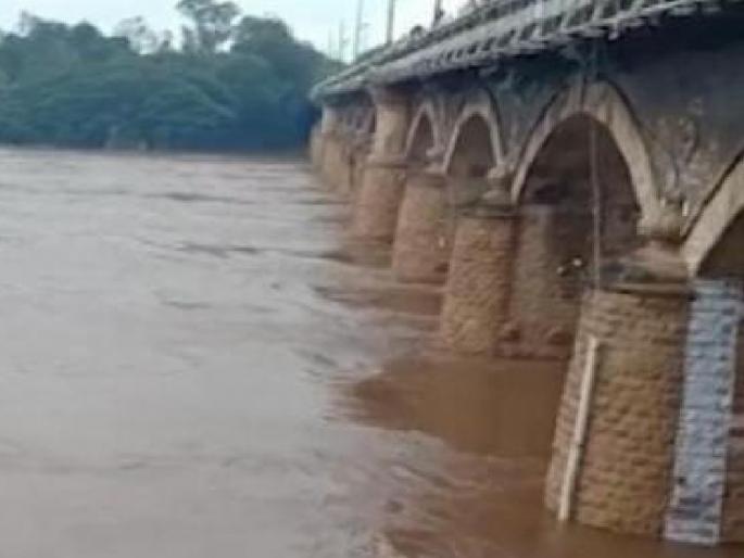 Rainfall has reduced in Sangli district, Krishna level at 38 feet; Incremental discharge from Koyna is also suspended | सांगलीकरांना दिलासा!, पावसाची उघडीप, कृष्णेची पातळी ३८ फुटांवर; कोयनेतून वाढीव विसर्गही स्थगित Rainfall has reduced in Sangli district, Krishna level at 38 feet; Incremental discharge from Koyna is also suspended | सांगलीकरांना दिलासा!, पावसाची उघडीप, कृष्णेची पातळी ३८ फुटांवर; कोयनेतून वाढीव विसर्गही स्थगित