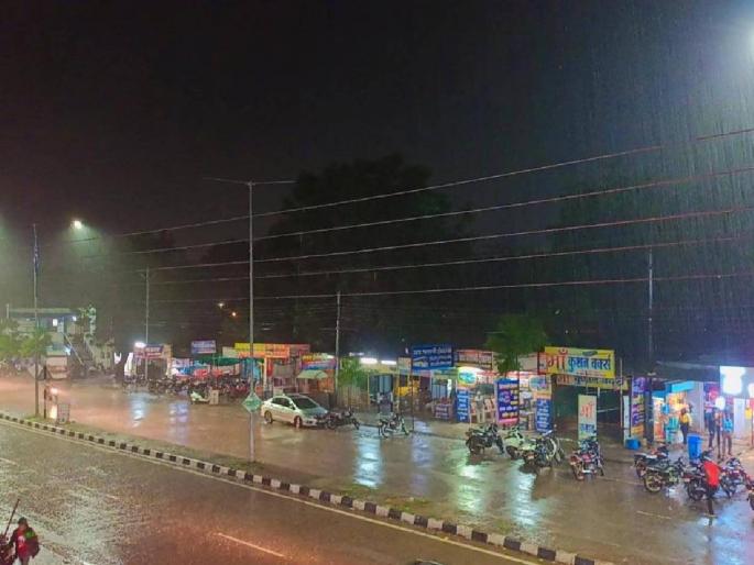 38 mm of rain fell in the district, heavy turnout after heavy rainfall, farmers are happy! | जिल्ह्यात बरसला ३८ मिमी पाऊस, मोठ्या खंडानंतर जोरदार हजेरी, शेतकरी सुखावला! 38 mm of rain fell in the district, heavy turnout after heavy rainfall, farmers are happy! | जिल्ह्यात बरसला ३८ मिमी पाऊस, मोठ्या खंडानंतर जोरदार हजेरी, शेतकरी सुखावला!