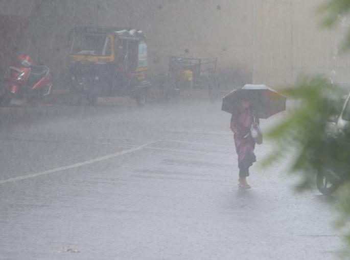 Presence of heavy rains all over Vidarbha | विदर्भात सर्वदूर दमदार पावसाची हजेरी Presence of heavy rains all over Vidarbha | विदर्भात सर्वदूर दमदार पावसाची हजेरी