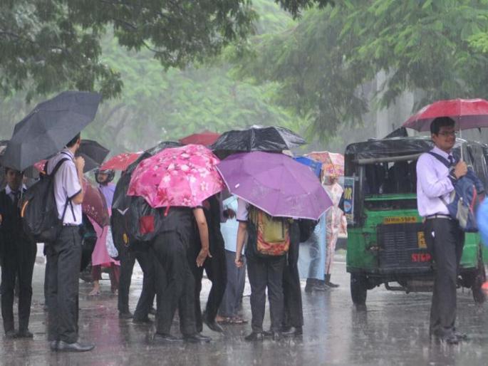 District Collectors have the authority to grant leave to schools in case of emergency | आपत्कालीन परिस्थितीत शाळांना सुटी देण्याचे अधिकार जिल्हाधिकाऱ्यांना District Collectors have the authority to grant leave to schools in case of emergency | आपत्कालीन परिस्थितीत शाळांना सुटी देण्याचे अधिकार जिल्हाधिकाऱ्यांना