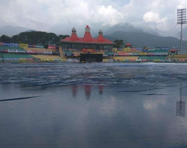 India vs South Africa, 1st T20I: Rainfall a few minutes ago in dharmshala, know if there will be a match or not ... | India vs South Africa, 1st T20I: काही मिनिटांपूर्वी पडला पाऊस, सामना होणार की नाही ते जाणून घ्या...
