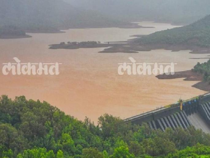 Water inflow increased in Koyna Dam, water storage reached 93 TMC | कोयना धरणात पाण्याची आवक वाढली, पाणीसाठा पोहोचला ९३ टीएमसीवर  Water inflow increased in Koyna Dam, water storage reached 93 TMC | कोयना धरणात पाण्याची आवक वाढली, पाणीसाठा पोहोचला ९३ टीएमसीवर