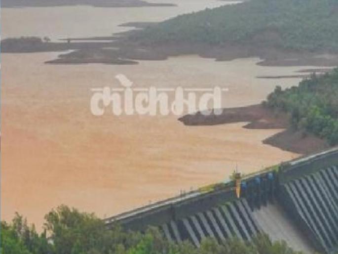 Only 20 percent storage in the dam in Satara district, waiting for heavy rains  | सातारा जिल्ह्यातील धरणात फक्त २० टक्केच साठा, जोरदार पावसाची प्रतीक्षा  Only 20 percent storage in the dam in Satara district, waiting for heavy rains  | सातारा जिल्ह्यातील धरणात फक्त २० टक्केच साठा, जोरदार पावसाची प्रतीक्षा