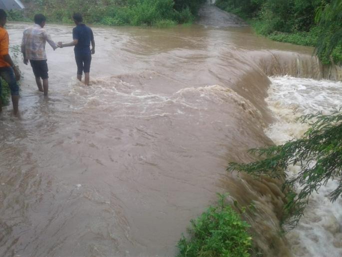 Rain in Marathwada; Rainfall from the dawn everywhere | मराठवाड्यात श्रावण सरी; पहाटेपासून सर्वत्र संततधार पाऊस
