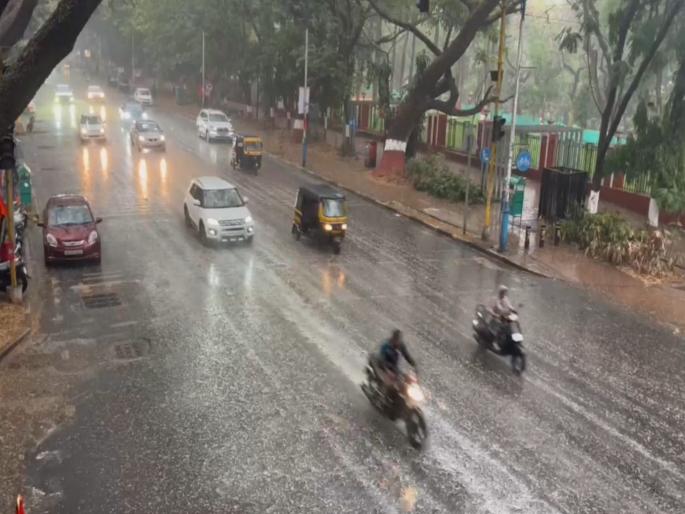 Heavy rains begin in Pune with thunderstorms | Pune Rain: पुण्यात ढगांच्या गडगडाटासहीत मुसळधार पावसाला सुरुवात
