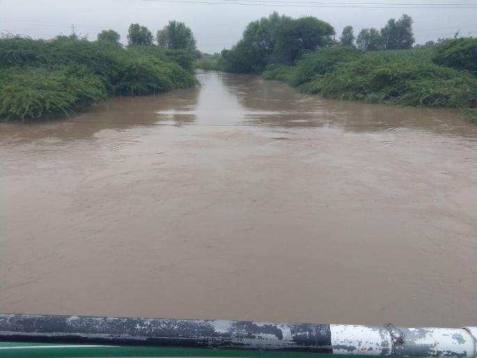 Cloudburst in Purna circle; 140 mm of rain in two and a half hours | पूर्णा मंडळात ढगफुटी; अडीच तासात 140 मिलिमीटर पाऊस Cloudburst in Purna circle; 140 mm of rain in two and a half hours | पूर्णा मंडळात ढगफुटी; अडीच तासात 140 मिलिमीटर पाऊस
