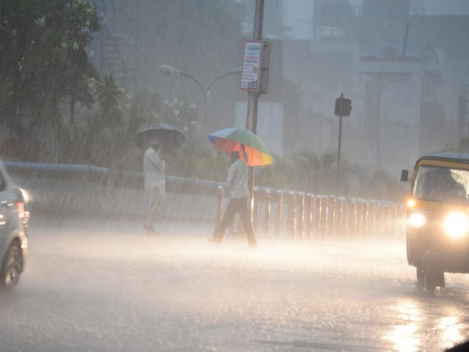 On the pre-monsoon Mumbai, the rains were somewhat sluggish | मान्सूनमुळे गारद झालेली मुंबई पूर्वपदावर, पाऊस काहीसा आळसावला On the pre-monsoon Mumbai, the rains were somewhat sluggish | मान्सूनमुळे गारद झालेली मुंबई पूर्वपदावर, पाऊस काहीसा आळसावला