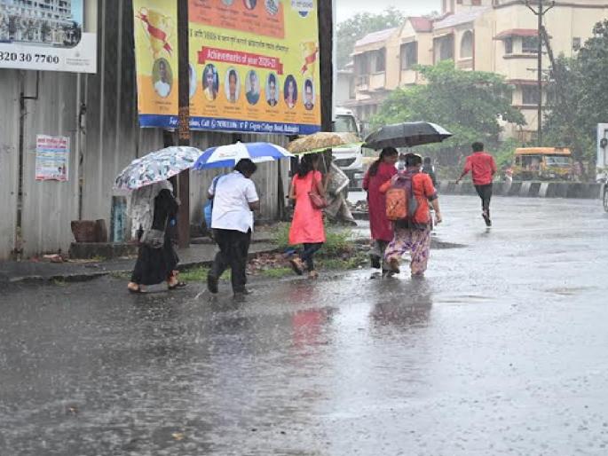 Finally the arrival of rain in Ratnagiri | मान्सूनची प्रतीक्षा संपली! अखेर रत्नागिरीत पावसाचे आगमन Finally the arrival of rain in Ratnagiri | मान्सूनची प्रतीक्षा संपली! अखेर रत्नागिरीत पावसाचे आगमन