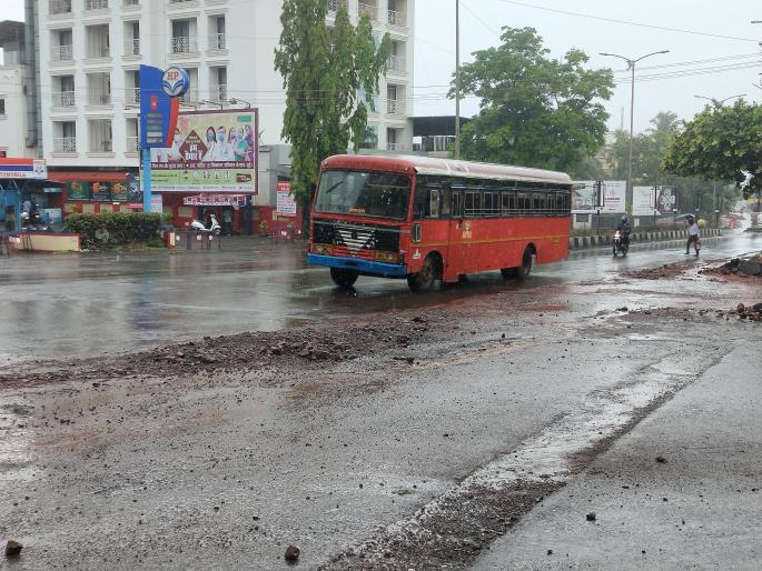 With the onset of monsoon rains, the rains have opened strongly in the district | Monsoon सुरू, पावसाची जिल्ह्यात जोरदार सलामी With the onset of monsoon rains, the rains have opened strongly in the district | Monsoon सुरू, पावसाची जिल्ह्यात जोरदार सलामी