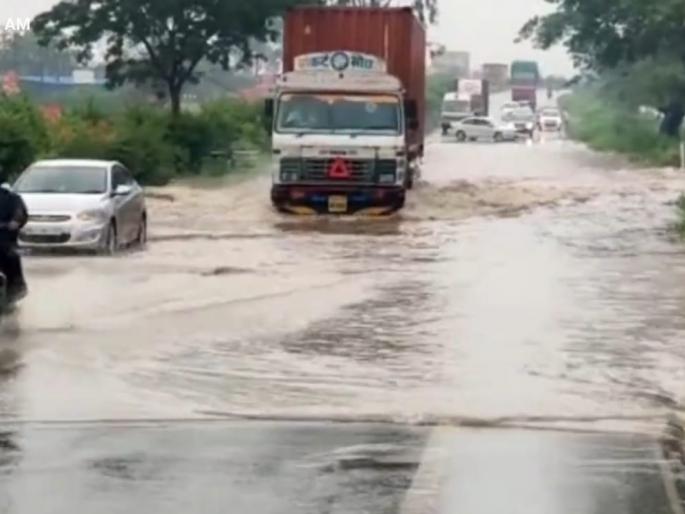 Cloudy weather again lashed the area including Malkapur | मलकापूरसह परिसरात पुन्हा ढगफुटी सदृष्य पावसाने झोडपले