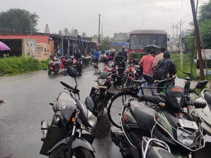 warning of heavy rain even today raigad palghar orange alert | रायगड, पालघरला ऑरेंज अलर्ट; आजही जोरदार पावसाचा इशारा warning of heavy rain even today raigad palghar orange alert | रायगड, पालघरला ऑरेंज अलर्ट; आजही जोरदार पावसाचा इशारा