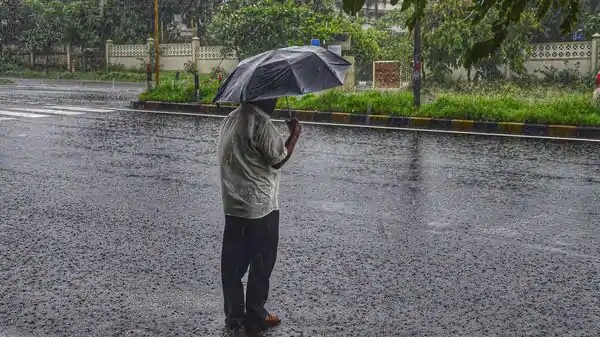 Chance of rain with lightning in Vidarbha in next 24 hours | पुढील चोवीस तासात विदर्भात विजांसह पावसाची शक्यता Chance of rain with lightning in Vidarbha in next 24 hours | पुढील चोवीस तासात विदर्भात विजांसह पावसाची शक्यता