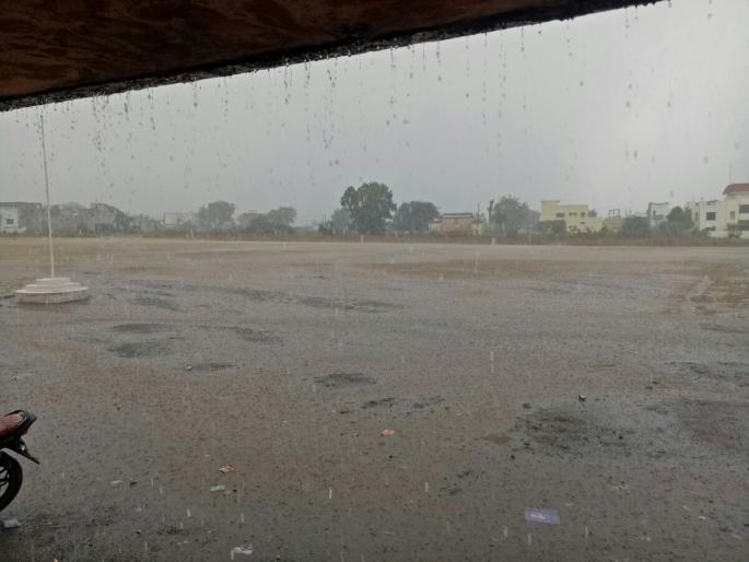 Heavy rain in Malegaon: Cotton, turmeric crop hit | मालेगावात जोरदार अवकाळी पाऊस : कपाशी, तुरीच्या पिकाला फटका Heavy rain in Malegaon: Cotton, turmeric crop hit | मालेगावात जोरदार अवकाळी पाऊस : कपाशी, तुरीच्या पिकाला फटका