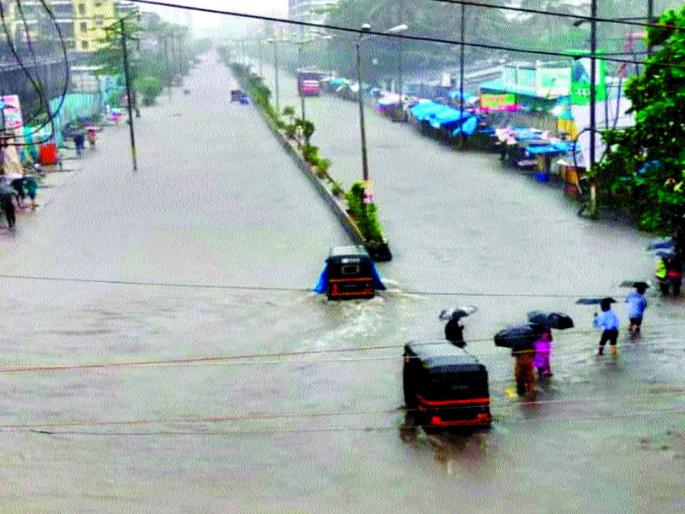 Raindrops; Aided by the human chain | डहाणूत पावसाचे धूमशान; मानवी साखळीच्या साहाय्याने केली मदत Raindrops; Aided by the human chain | डहाणूत पावसाचे धूमशान; मानवी साखळीच्या साहाय्याने केली मदत