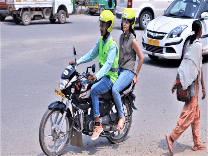 Bike taxis started running on the roads before permission was given; Arbitrary management of Rapido and Ola | परवानगी देण्यापूर्वी रस्त्यावर धावू लागल्या बाइक टॅक्सी; रॅपिडो आणि ओलाचा मनमानी कारभार Bike taxis started running on the roads before permission was given; Arbitrary management of Rapido and Ola | परवानगी देण्यापूर्वी रस्त्यावर धावू लागल्या बाइक टॅक्सी; रॅपिडो आणि ओलाचा मनमानी कारभार
