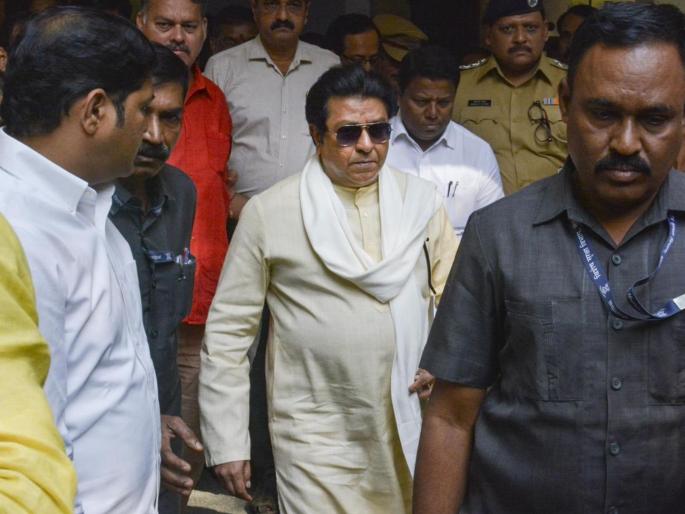 Allegation of beating of North Indians rejected; Raj Thackeray appears in Thane court | 'त्यावेळी मी नाशिकला होतो, उत्तर भारतीयांना मारहाण केल्याचा आरोप अमान्य'; राज ठाकरे यांची ठाणे न्यायालयात हजेरी Allegation of beating of North Indians rejected; Raj Thackeray appears in Thane court | 'त्यावेळी मी नाशिकला होतो, उत्तर भारतीयांना मारहाण केल्याचा आरोप अमान्य'; राज ठाकरे यांची ठाणे न्यायालयात हजेरी