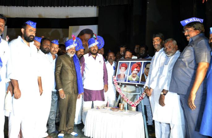 Babasaheb's 'Jaihebheem', urging Ramdas Athavale, concludes Solapur City-District Worker Meet | बाबासाहेबांचा ‘जयभीम’ बुलंद करा, रामदास आठवले यांचे आवाहन, सोलापूर शहर-जिल्हा कार्यकर्ता मेळाव्याचा समारोप Babasaheb's 'Jaihebheem', urging Ramdas Athavale, concludes Solapur City-District Worker Meet | बाबासाहेबांचा ‘जयभीम’ बुलंद करा, रामदास आठवले यांचे आवाहन, सोलापूर शहर-जिल्हा कार्यकर्ता मेळाव्याचा समारोप