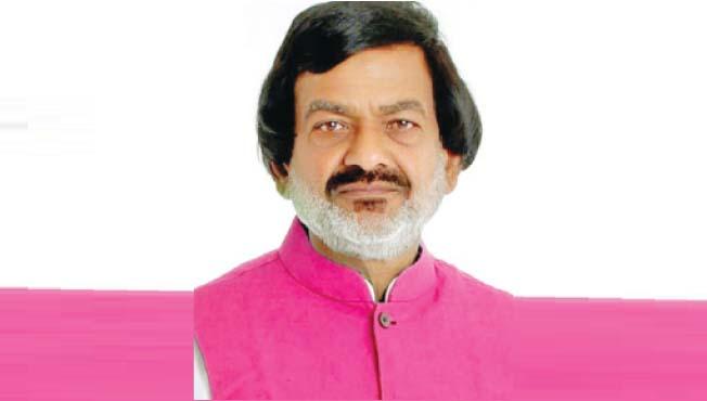 Rajabhau Sarvade is the agent of Sushil Kumar. The allegations of Ripai's Nagesh Kamble | राजाभाऊ सरवदे हे सुशीलकुमारांचे एजंटच; रिपाइंचे नागेश कांबळे याचा आरोप Rajabhau Sarvade is the agent of Sushil Kumar. The allegations of Ripai's Nagesh Kamble | राजाभाऊ सरवदे हे सुशीलकुमारांचे एजंटच; रिपाइंचे नागेश कांबळे याचा आरोप