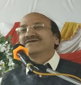 The giraffe that does not stoop to the heart of the rumors of the evergreen throne of the words | सदैव शब्दांच्या अलौकिक सिंहासनावर आरूढ राहणारे व तहयात रसिकांच्या मनावर गारुड करणारे गदिमा पुन्हा होणे नाही The giraffe that does not stoop to the heart of the rumors of the evergreen throne of the words | सदैव शब्दांच्या अलौकिक सिंहासनावर आरूढ राहणारे व तहयात रसिकांच्या मनावर गारुड करणारे गदिमा पुन्हा होणे नाही