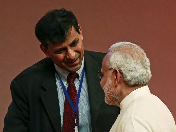 Migrant Workers Need Money With Free Foodgrains Says Raghuram Rajan kkg | मोदींच्या पॅकेजमधल्या काही घोषणा चांगल्या, पण...; 'आत्मनिर्भर'वर पहिल्यांदाच बोलले रघुराम राजन  Migrant Workers Need Money With Free Foodgrains Says Raghuram Rajan kkg | मोदींच्या पॅकेजमधल्या काही घोषणा चांगल्या, पण...; 'आत्मनिर्भर'वर पहिल्यांदाच बोलले रघुराम राजन