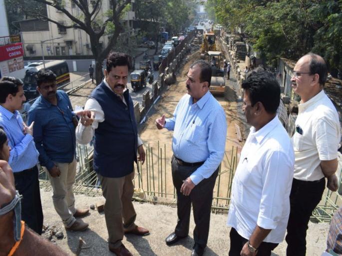 Inspection by Rajan Vichare, MP of the three flyover from Thane city | ठाणे शहरातील तिन्ही उड्डाणपूलाची खासदार राजन विचारे यांच्या कडून पाहणी Inspection by Rajan Vichare, MP of the three flyover from Thane city | ठाणे शहरातील तिन्ही उड्डाणपूलाची खासदार राजन विचारे यांच्या कडून पाहणी