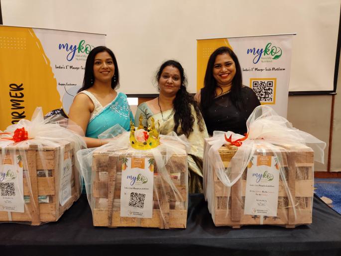 A record price of Rs 1 lakh for 5 dozen boxes of alphonso mango | १०० वर्षातील ऐतिहासिक दर! हापूसच्या ५ डझन पेटीला तब्बल १ लाखांचा विक्रमी भाव A record price of Rs 1 lakh for 5 dozen boxes of alphonso mango | १०० वर्षातील ऐतिहासिक दर! हापूसच्या ५ डझन पेटीला तब्बल १ लाखांचा विक्रमी भाव