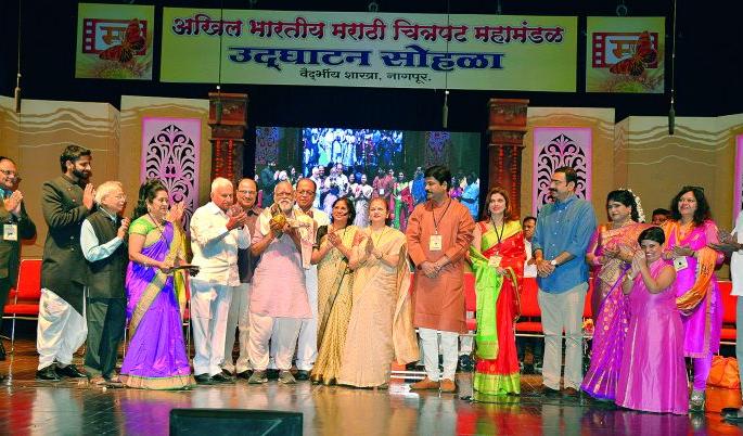 Now should try for Cinema City: Senior Director Rajdutt | आता चित्रनगरीसाठी प्रयत्न व्हायला हवे : ज्येष्ठ दिग्दर्शक राजदत्त