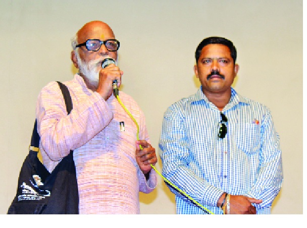 The artists of Kolhapur will be working with new generation for the last few years, | कोल्हापूरच्या कलावंतांकडून चित्रपटसृष्टीचे सारथ्य : राजदत्त -- गतवैभवासाठी नव्या पिढीने जोमाने कार्यरत व्हावे, The artists of Kolhapur will be working with new generation for the last few years, | कोल्हापूरच्या कलावंतांकडून चित्रपटसृष्टीचे सारथ्य : राजदत्त -- गतवैभवासाठी नव्या पिढीने जोमाने कार्यरत व्हावे,