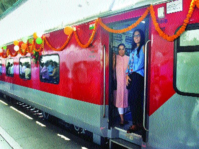 ... and the Rajdhani Express will leave for Delhi from Central Railway | ...आणि राजधानी एक्स्प्रेस मध्य रेल्वेवरून दिल्लीकडे रवाना