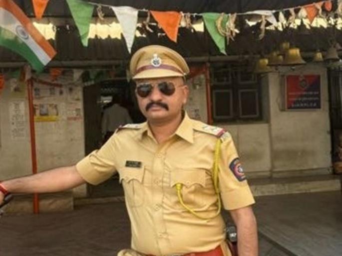 Sudhir Chaudhary, a businessman from Ambajogai, has alleged that Ranjit Kasle took advantage of his friendship and defrauded him of as much as six lakh rupees | राजकीय नेत्यांवर गंभीर आरोपांची राळ उठवणाऱ्या बडतर्फ PSI कासलेचा अजून एक कारनामा उघड Sudhir Chaudhary, a businessman from Ambajogai, has alleged that Ranjit Kasle took advantage of his friendship and defrauded him of as much as six lakh rupees | राजकीय नेत्यांवर गंभीर आरोपांची राळ उठवणाऱ्या बडतर्फ PSI कासलेचा अजून एक कारनामा उघड