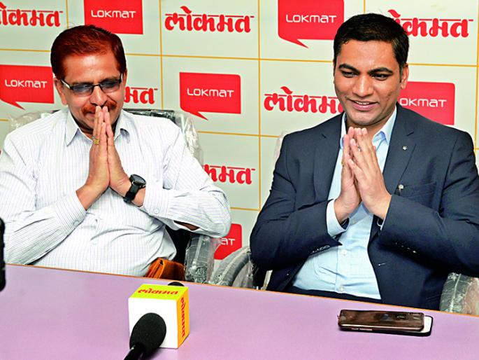 Solapurkar received a lot of love; The joy of being in the top of the house | सोलापूरकरांकडून खूप प्रेम मिळाले; ‘घरकूल’मध्ये अव्वल राहिल्याचा आनंद - राजेंद्र भारूड Solapurkar received a lot of love; The joy of being in the top of the house | सोलापूरकरांकडून खूप प्रेम मिळाले; ‘घरकूल’मध्ये अव्वल राहिल्याचा आनंद - राजेंद्र भारूड