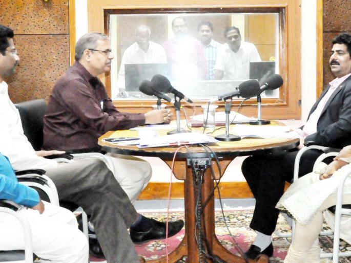 Garment Park in Solapur will be implemented till the end of the year, collector Dr. Information about Rajendra Bhosale in a special interview on Radio | सोलापूरातील गारमेंट पार्क वर्षाअखेरपर्यत कार्यान्वित होणार, जिल्हाधिकारी डॉ. राजेंद्र भोसले यांची आकाशवाणीवरील विशेष मुलाखतीत माहिती Garment Park in Solapur will be implemented till the end of the year, collector Dr. Information about Rajendra Bhosale in a special interview on Radio | सोलापूरातील गारमेंट पार्क वर्षाअखेरपर्यत कार्यान्वित होणार, जिल्हाधिकारी डॉ. राजेंद्र भोसले यांची आकाशवाणीवरील विशेष मुलाखतीत माहिती