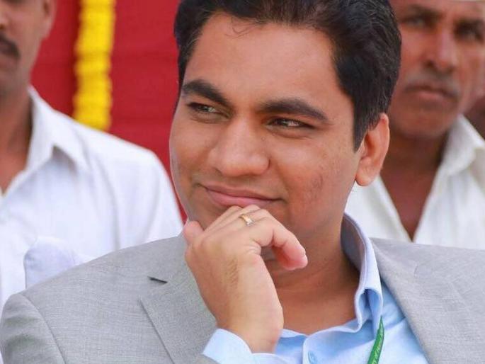 CoronaVirus News District Magistrate Of Nandurbar Maharashtra Rajendra Bharud Sets An Example And Makes District Oxygen Sufficient | CoronaVirus News: मानलं राव! या जिल्हाधिकाऱ्यांची दूरदृष्टीच भारी; इथं ना ऑक्सिजनचा तुटवडा, ना बेड्सची कमतरता CoronaVirus News District Magistrate Of Nandurbar Maharashtra Rajendra Bharud Sets An Example And Makes District Oxygen Sufficient | CoronaVirus News: मानलं राव! या जिल्हाधिकाऱ्यांची दूरदृष्टीच भारी; इथं ना ऑक्सिजनचा तुटवडा, ना बेड्सची कमतरता