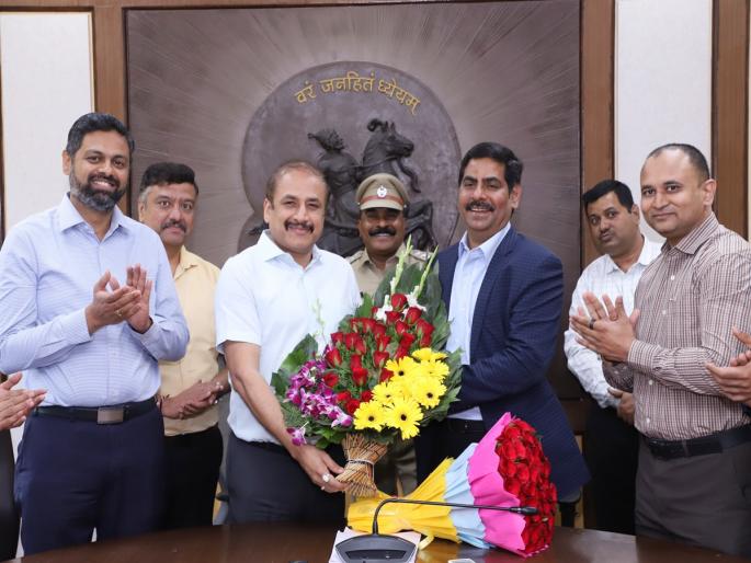 Dr. Rajendra Bhosle has accepted the post of Commissioner of Pune Municipality | PMC: डॉ. राजेंद्र भोसलेंनी स्विकारला पुणे महापालिकेच्या आयुक्तपदाचा पदभार Dr. Rajendra Bhosle has accepted the post of Commissioner of Pune Municipality | PMC: डॉ. राजेंद्र भोसलेंनी स्विकारला पुणे महापालिकेच्या आयुक्तपदाचा पदभार