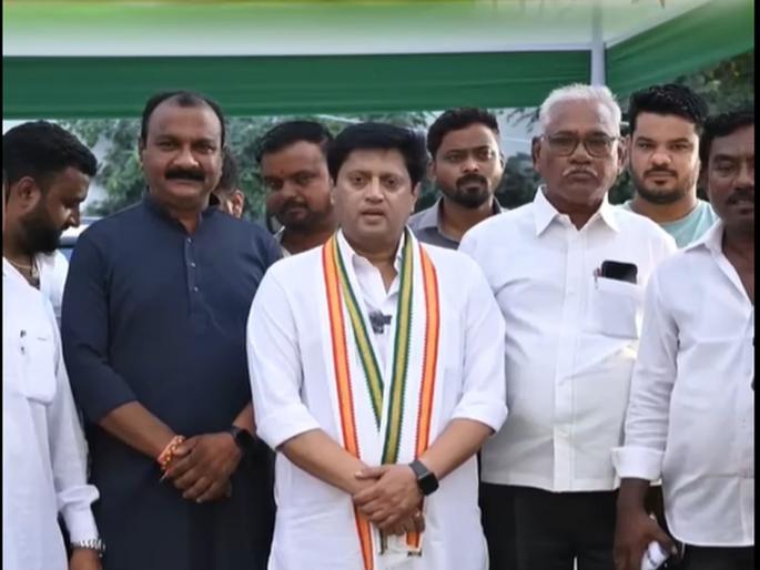 Maharashtra Assembly Election 2024: Rajendra Mulak of Congress to file independent candidature amid rebellion in Ramtek held by Thackeray group | ठाकरे गटाने प्रतिष्ठेच्या केलेल्या रामटेकमध्ये मविआत बंडखोरी, काँग्रेसचे राजेंद्र मुळक आज अपक्ष उमेदवारी अर्ज दाखल करणार Maharashtra Assembly Election 2024: Rajendra Mulak of Congress to file independent candidature amid rebellion in Ramtek held by Thackeray group | ठाकरे गटाने प्रतिष्ठेच्या केलेल्या रामटेकमध्ये मविआत बंडखोरी, काँग्रेसचे राजेंद्र मुळक आज अपक्ष उमेदवारी अर्ज दाखल करणार