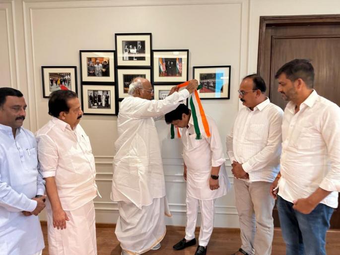 Rebelled in the assembly, contested the election as an independent, finally Congress revoked the suspension of a senior leader Rajendra Mulak | विधानसभेला बंडखोरी केली, अपक्ष निवडणूक लढवली, काँग्रेसकडून बड्या नेत्याचं निलंबन अखेर मागे Rebelled in the assembly, contested the election as an independent, finally Congress revoked the suspension of a senior leader Rajendra Mulak | विधानसभेला बंडखोरी केली, अपक्ष निवडणूक लढवली, काँग्रेसकडून बड्या नेत्याचं निलंबन अखेर मागे