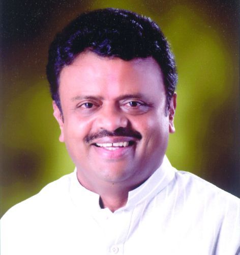 Maharashtra CM :In a political drama in Mumbai, Dr. Rajendra Shingle Centerpiece! | Maharashtra CM :मुंबईतील राजकीय नाट्यात डॉ. राजेंद शिंगणे केंद्रबिंदू!  