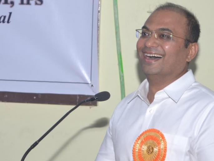 Lokmat Maharashtrian of the Year 2019: Dr. Rajesh Deshmukh wins Promising IAS officer Award | LMOTY 2019: डॉ. राजेश देशमुख यांचा प्रॉमिसिंग आयएएस ऑफिसर म्हणून सन्मान