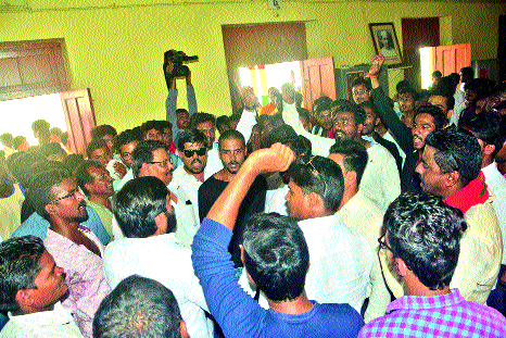 Rajesh Bharti announces candidature! | राजेश भारती यांनी जाहीर केली उमेदवारी ! Rajesh Bharti announces candidature! | राजेश भारती यांनी जाहीर केली उमेदवारी !