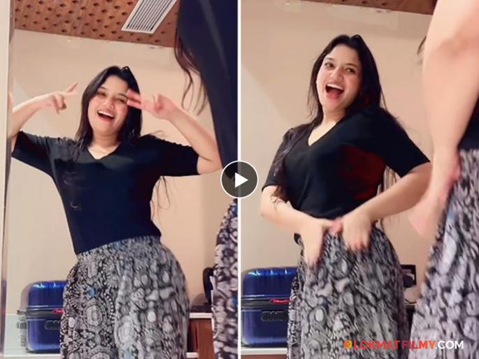 Fandry fame Shalu Aka Rajeshwari Kharat danced in front of a mirror on the song 'Dekta Hai Tu Kya', This video is going viral | 'देखता है तू क्या...' गाण्यावर जब्याच्या शालूचा आरशासमोर डान्स, व्हिडीओला मिळतेय पसंती Fandry fame Shalu Aka Rajeshwari Kharat danced in front of a mirror on the song 'Dekta Hai Tu Kya', This video is going viral | 'देखता है तू क्या...' गाण्यावर जब्याच्या शालूचा आरशासमोर डान्स, व्हिडीओला मिळतेय पसंती