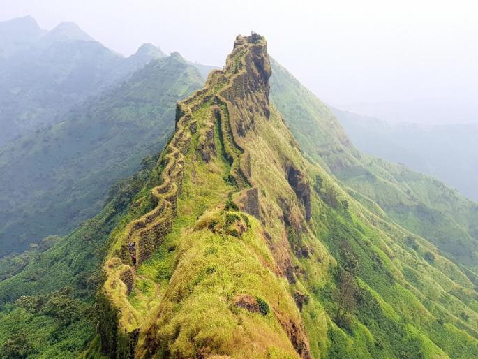 Elderly man dies on the way to Rajgad | राजगडावर चढाई करताना वाटेत चक्कर येऊन ६० वर्षीय ज्येष्ठाचा मृत्यू Elderly man dies on the way to Rajgad | राजगडावर चढाई करताना वाटेत चक्कर येऊन ६० वर्षीय ज्येष्ठाचा मृत्यू